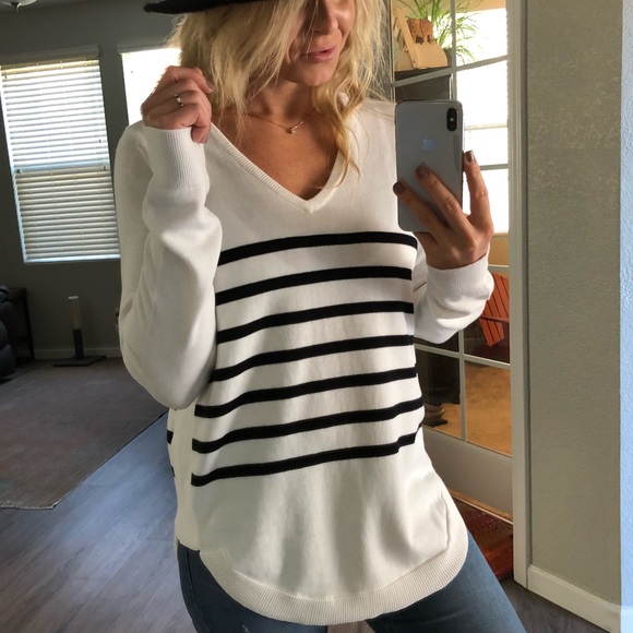 π«SOLD OUT | LUXE Striped V - Picture 4 of 8